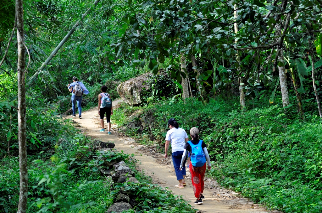 Đi bộ đến Pu Luông