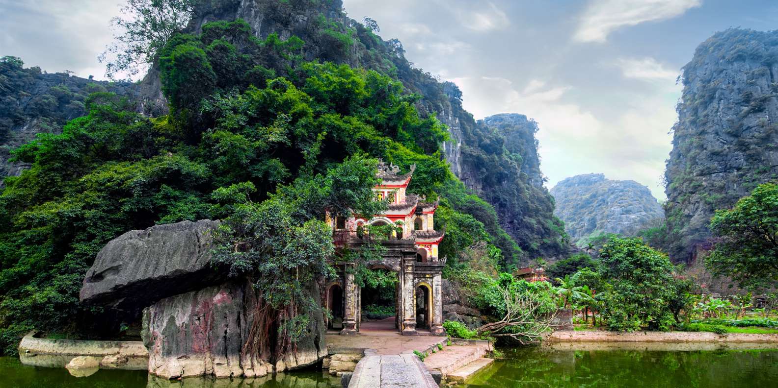 Hanoi – Ninh Binh – Hoa Lu - Tam Coc “Terrestrial Halong Bay” - Bike ride – Hanoi (L)