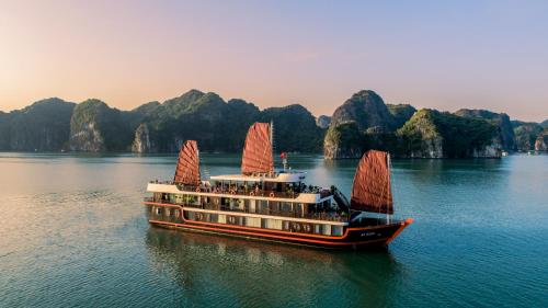 COZY BOUTIQUE CRUISE - Croisière sur la Baie de Lan Ha 2 jours 1 nuit